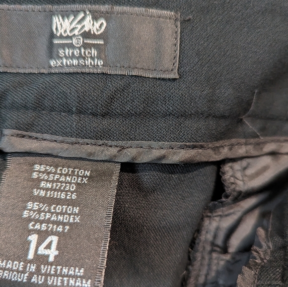 Mossimo Black Stretch Capri Pants Size 14 - Picture 4 of 5